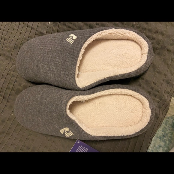 Slippers - Picture 4 of 6